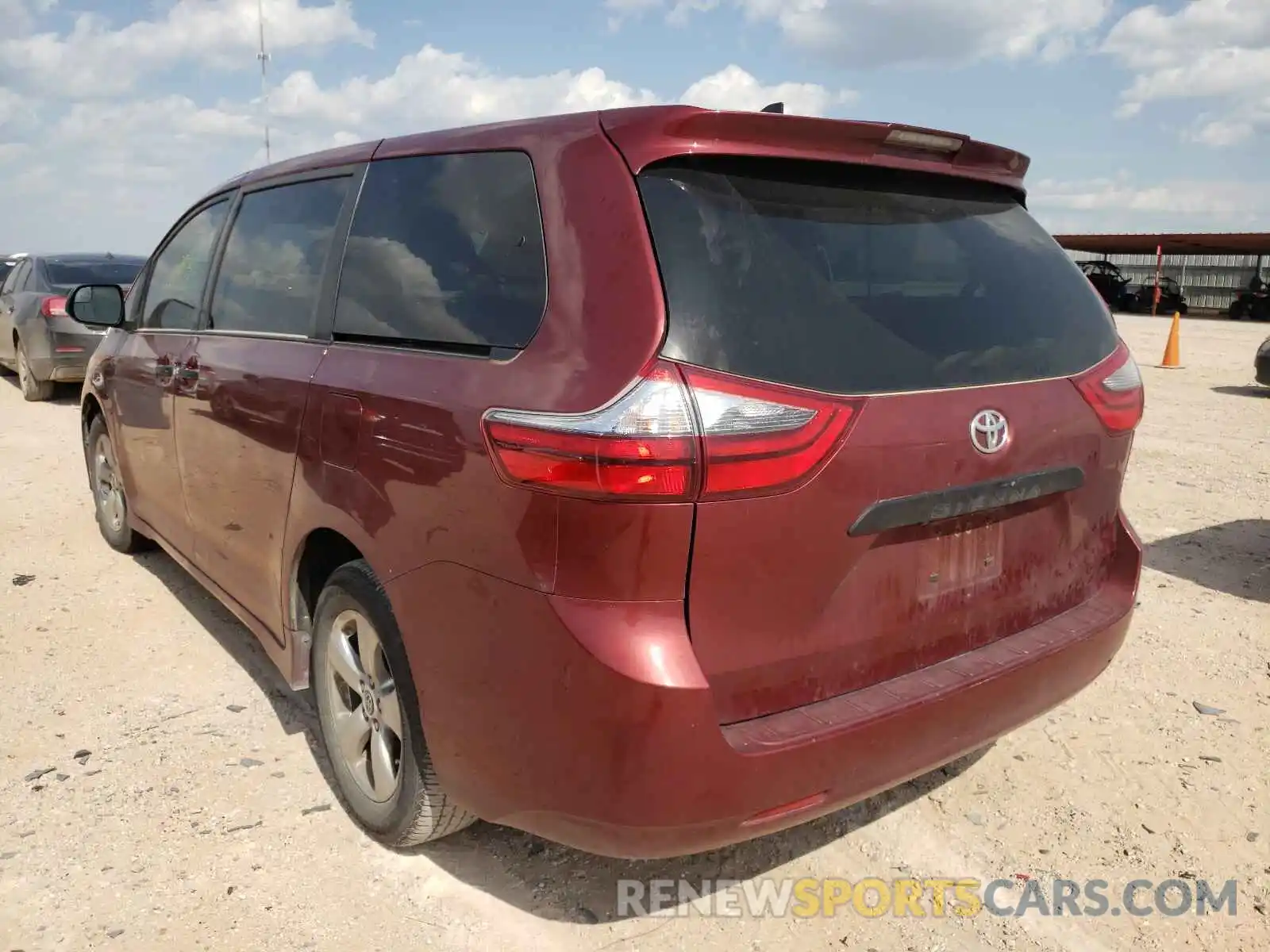 3 Photograph of a damaged car 5TDZZ3DC3LS081161 TOYOTA SIENNA 2020