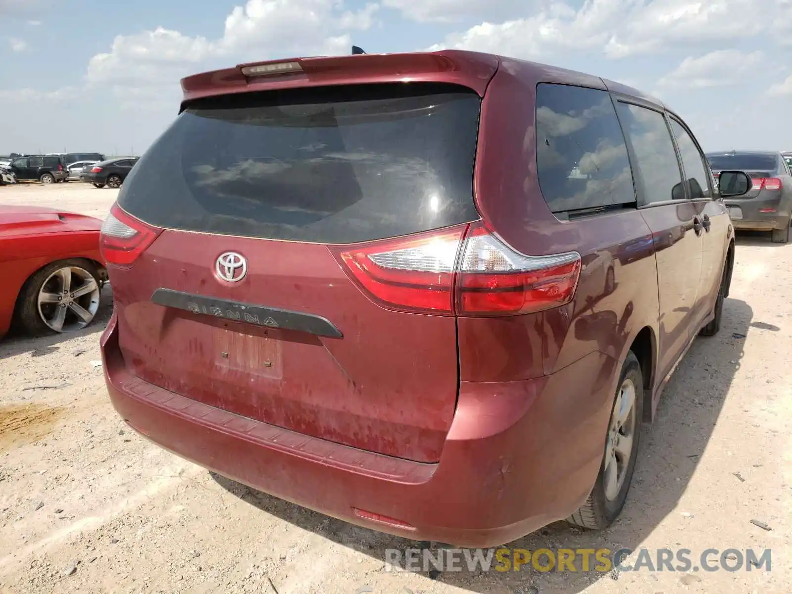 4 Photograph of a damaged car 5TDZZ3DC3LS081161 TOYOTA SIENNA 2020