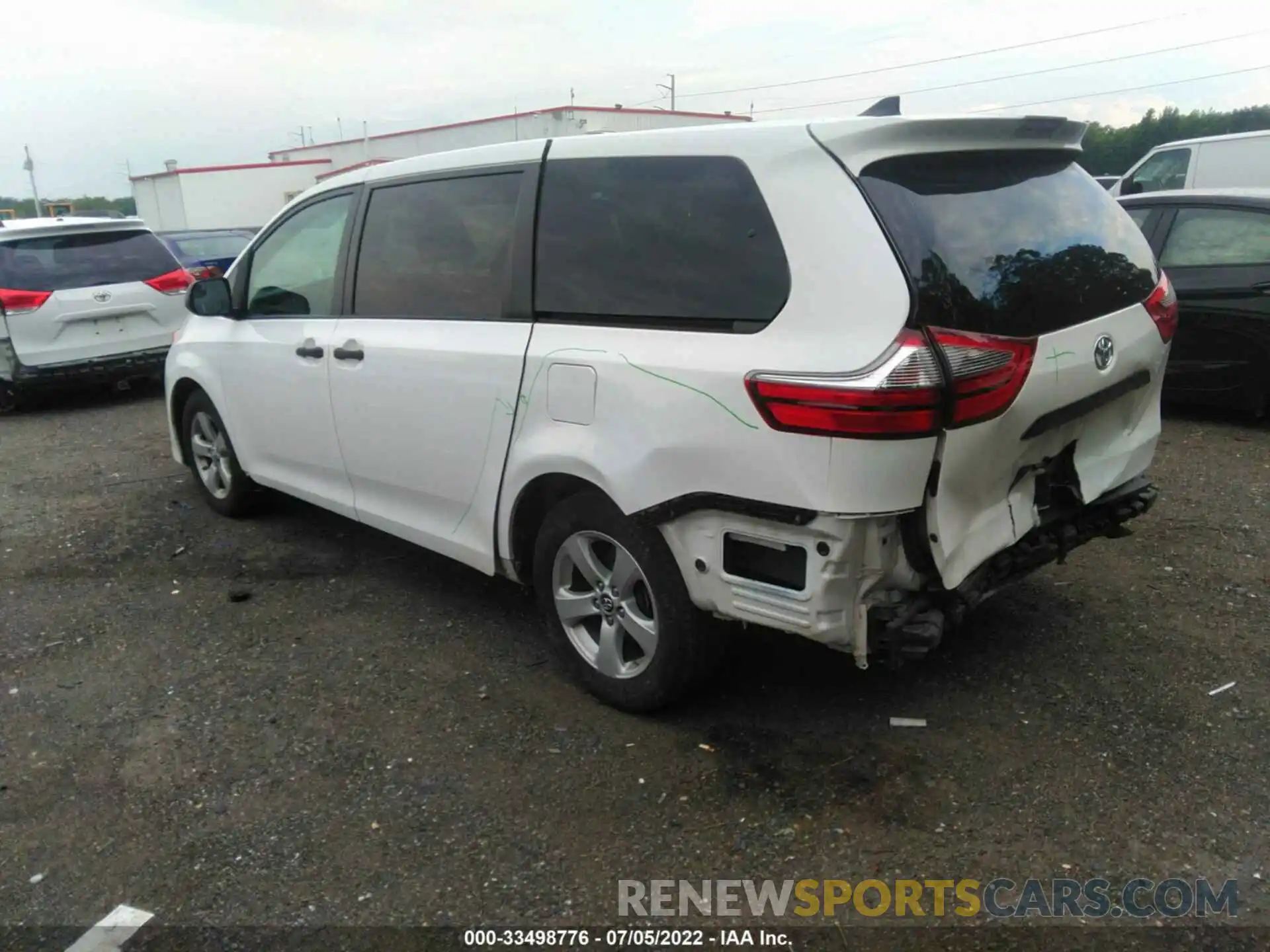 3 Photograph of a damaged car 5TDZZ3DC4LS034866 TOYOTA SIENNA 2020