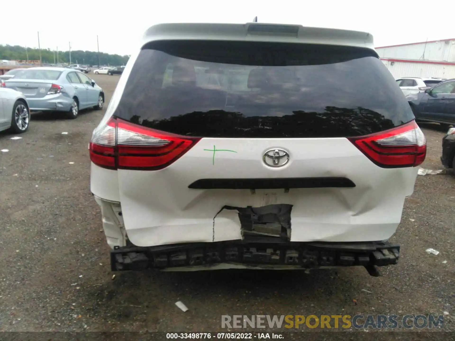 6 Photograph of a damaged car 5TDZZ3DC4LS034866 TOYOTA SIENNA 2020