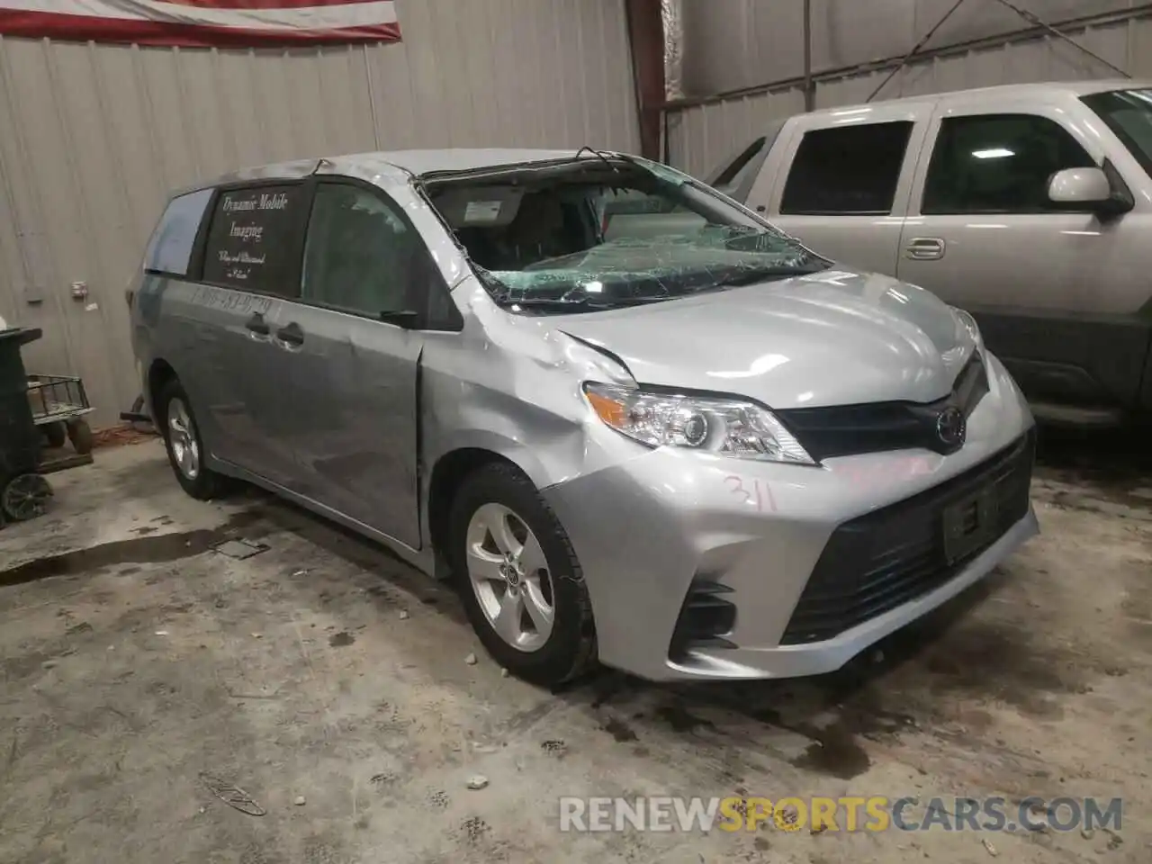 1 Photograph of a damaged car 5TDZZ3DC4LS059475 TOYOTA SIENNA 2020