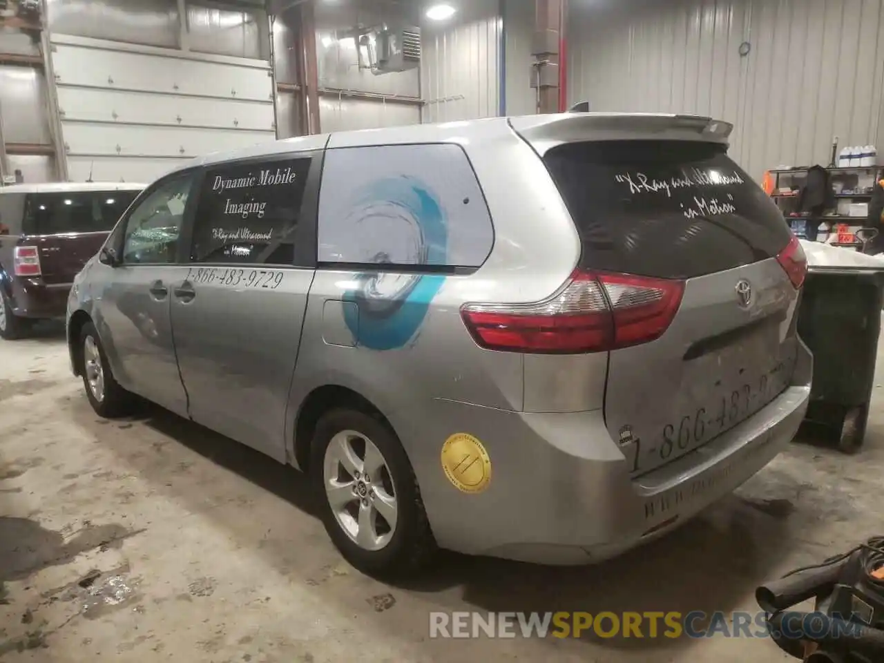 3 Photograph of a damaged car 5TDZZ3DC4LS059475 TOYOTA SIENNA 2020