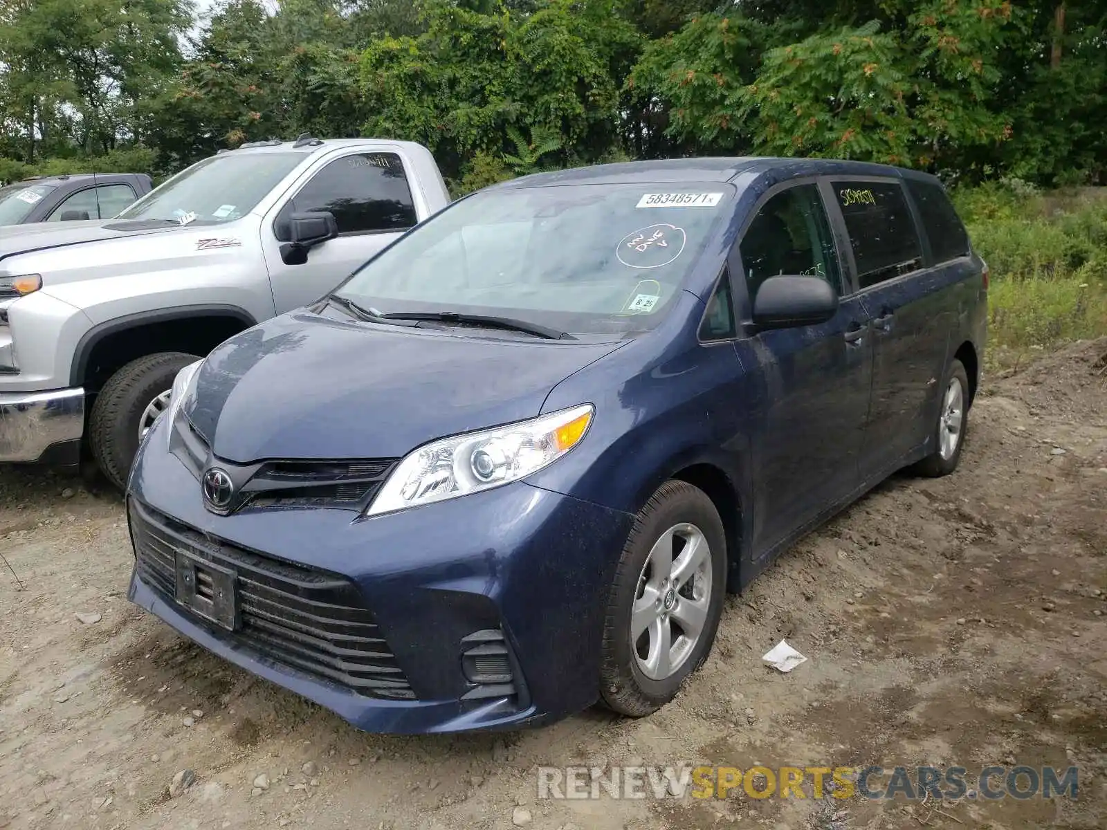 2 Photograph of a damaged car 5TDZZ3DC5LS022631 TOYOTA SIENNA 2020