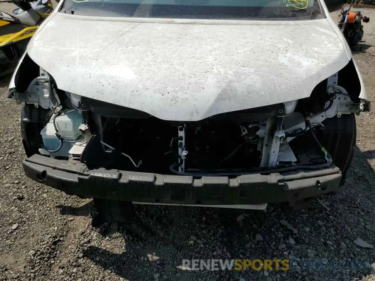 9 Photograph of a damaged car 5TDZZ3DC5LS034682 TOYOTA SIENNA 2020