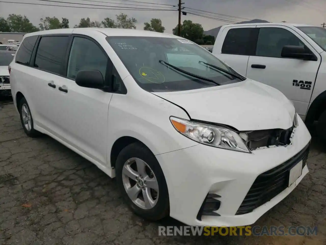 1 Photograph of a damaged car 5TDZZ3DC5LS041969 TOYOTA SIENNA 2020