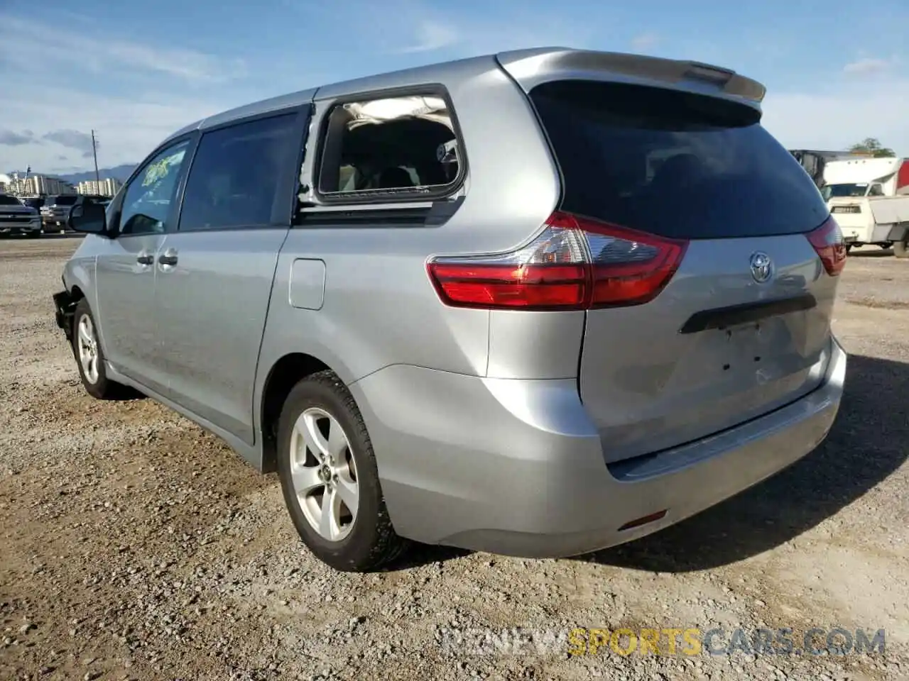 3 Photograph of a damaged car 5TDZZ3DC5LS055323 TOYOTA SIENNA 2020