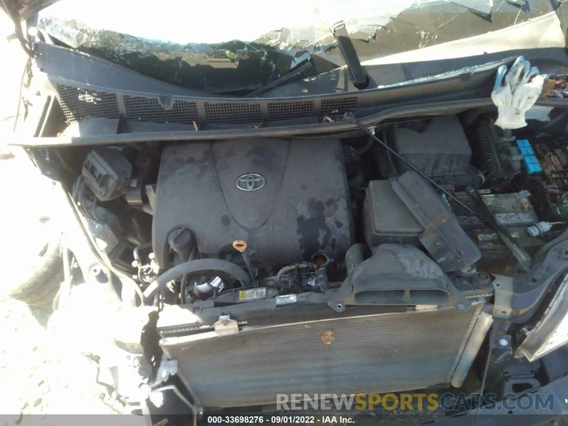 10 Photograph of a damaged car 5TDZZ3DC5LS056374 TOYOTA SIENNA 2020