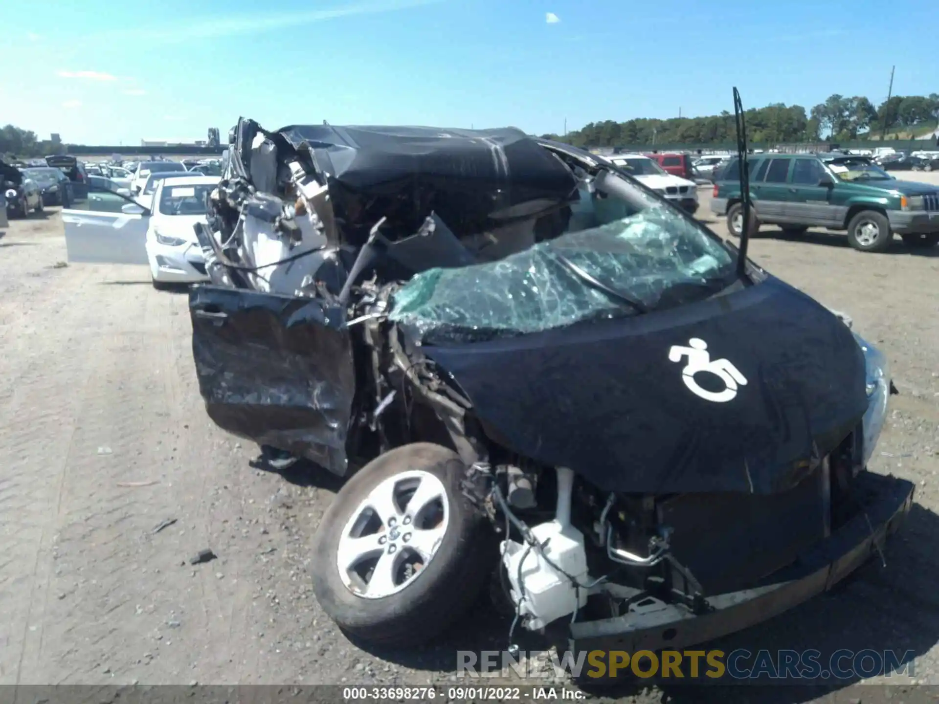 6 Photograph of a damaged car 5TDZZ3DC5LS056374 TOYOTA SIENNA 2020