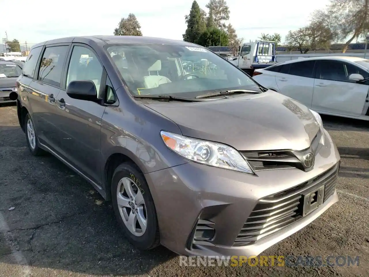 1 Photograph of a damaged car 5TDZZ3DC5LS058948 TOYOTA SIENNA 2020