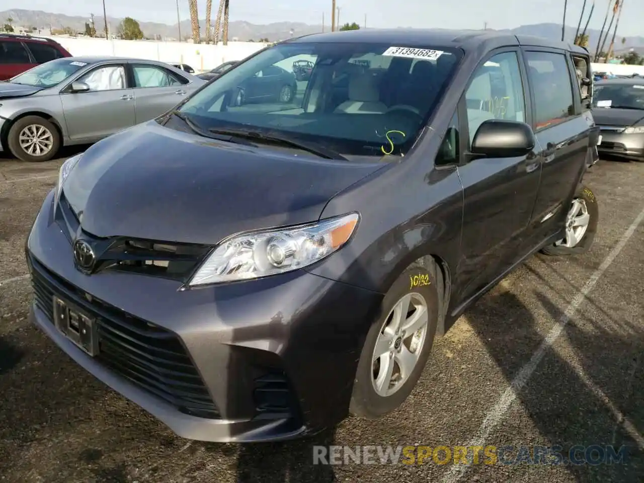 2 Photograph of a damaged car 5TDZZ3DC5LS058948 TOYOTA SIENNA 2020