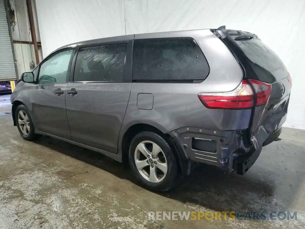 2 Photograph of a damaged car 5TDZZ3DC5LS077323 TOYOTA SIENNA 2020