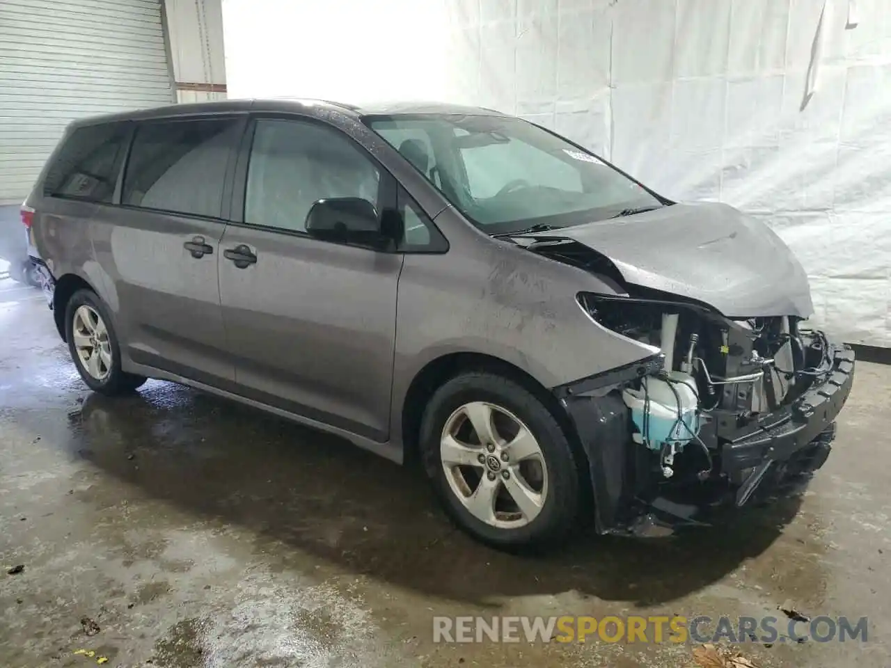 4 Photograph of a damaged car 5TDZZ3DC5LS077323 TOYOTA SIENNA 2020