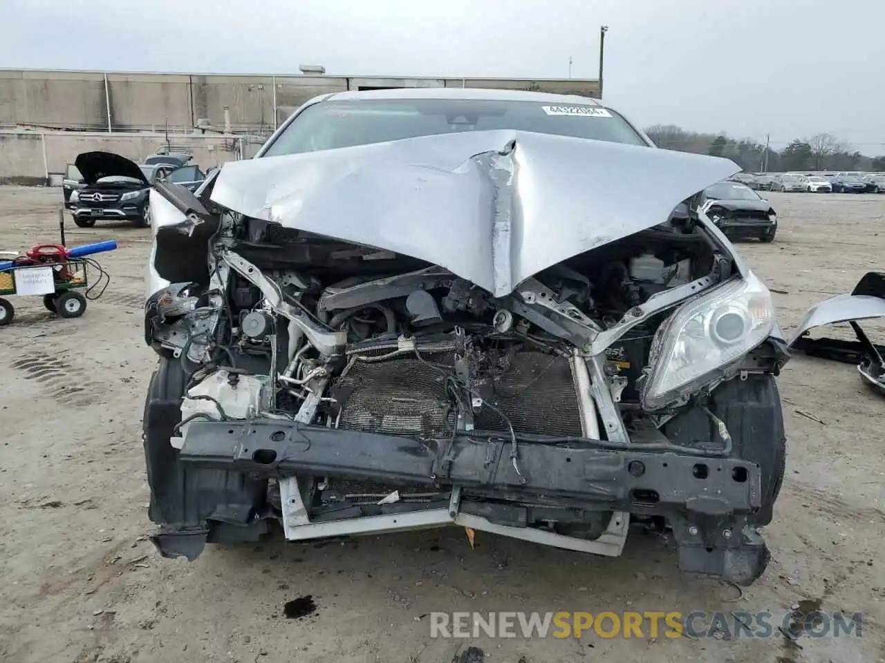 5 Photograph of a damaged car 5TDZZ3DC6LS021245 TOYOTA SIENNA 2020