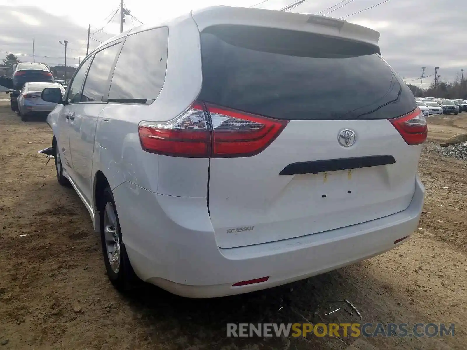 3 Photograph of a damaged car 5TDZZ3DC6LS036473 TOYOTA SIENNA 2020