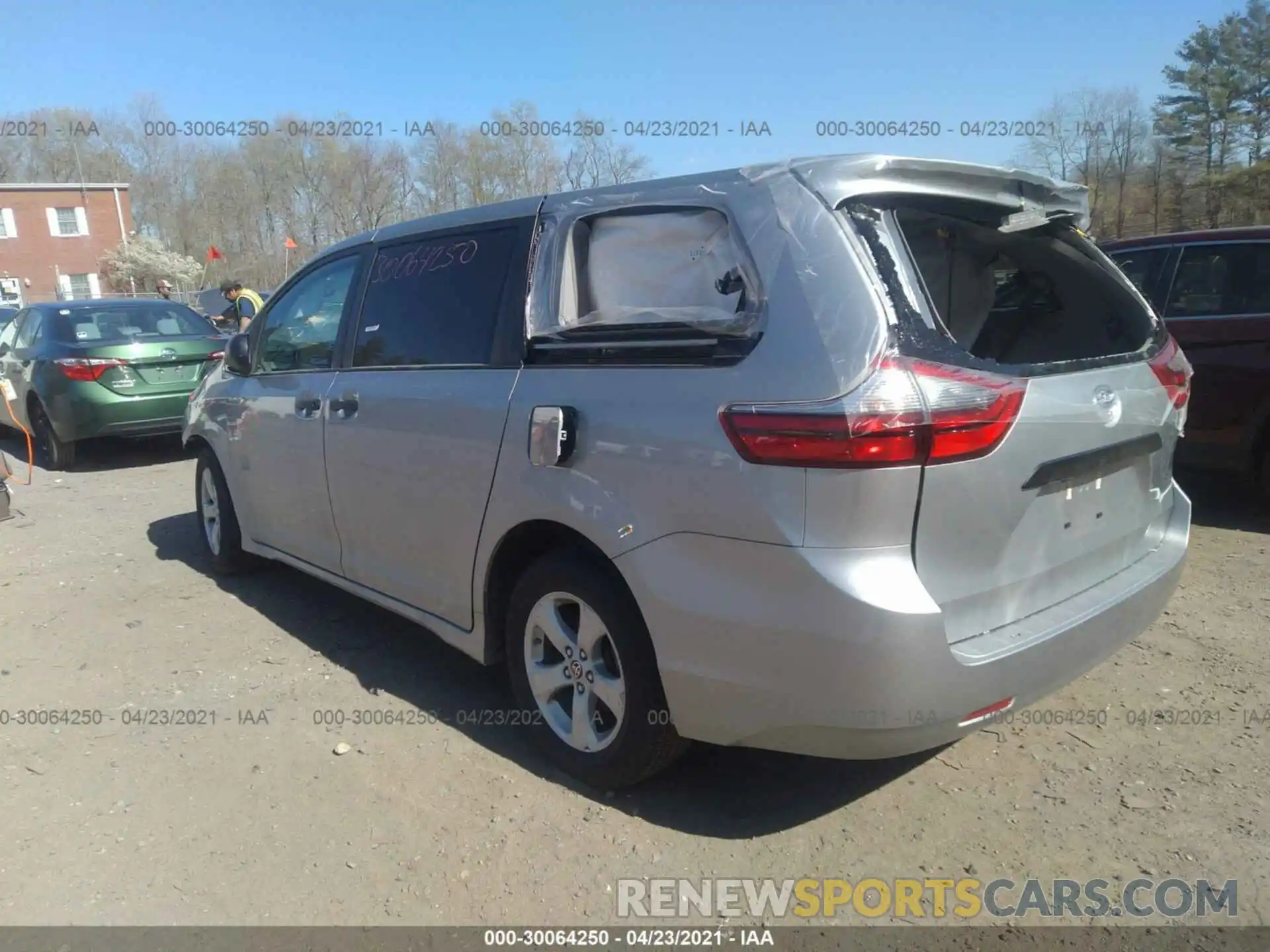 3 Фотография поврежденного автомобиля 5TDZZ3DC6LS069568 TOYOTA SIENNA 2020