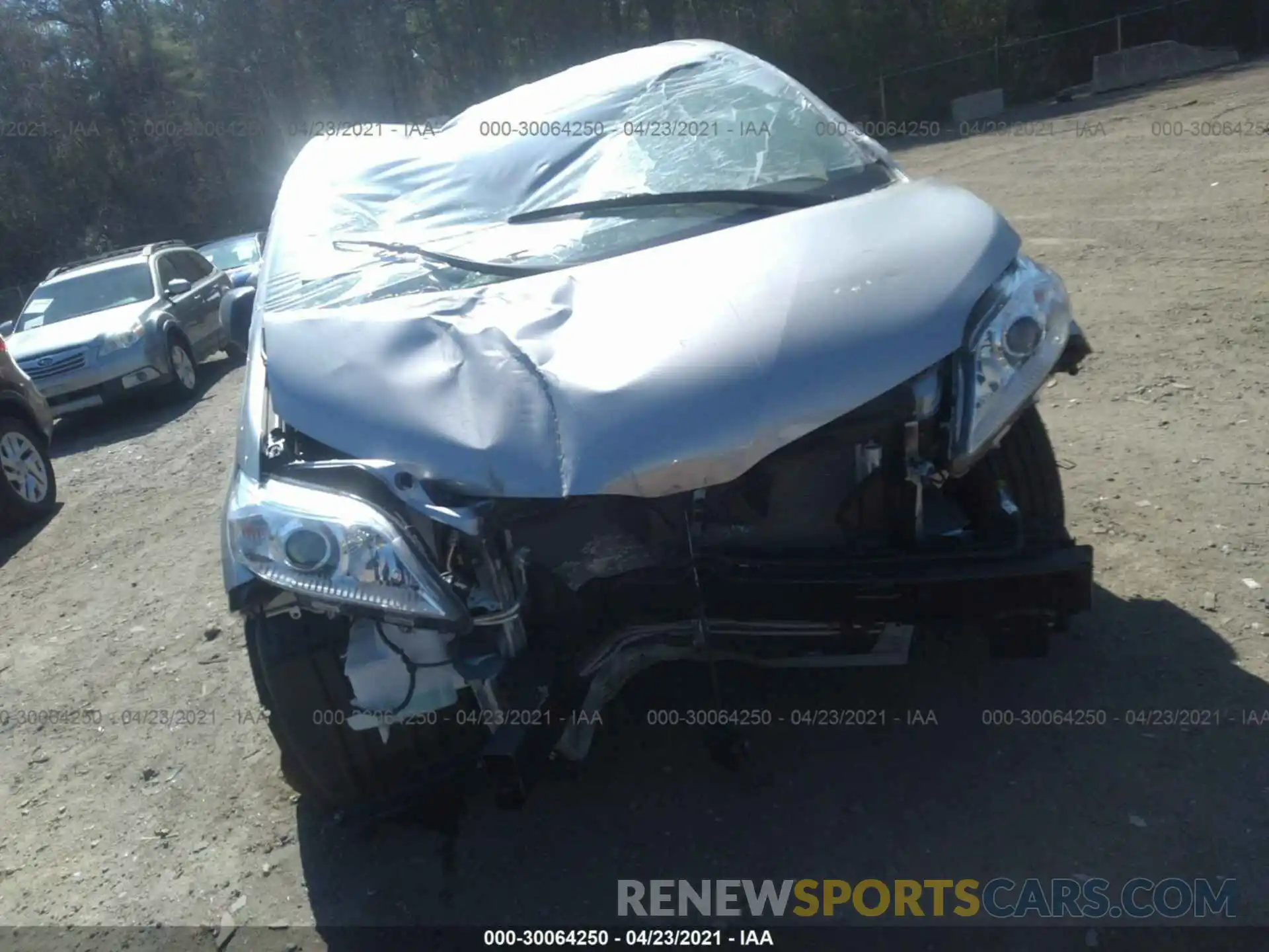 6 Photograph of a damaged car 5TDZZ3DC6LS069568 TOYOTA SIENNA 2020