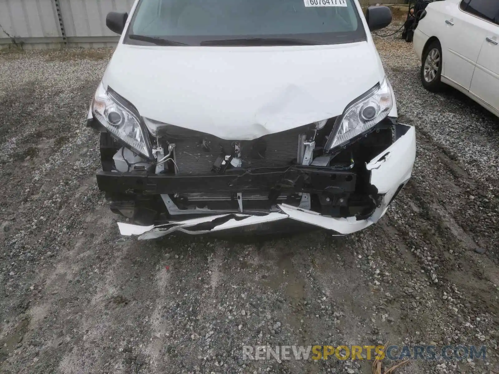 9 Photograph of a damaged car 5TDZZ3DC6LS079940 TOYOTA SIENNA 2020