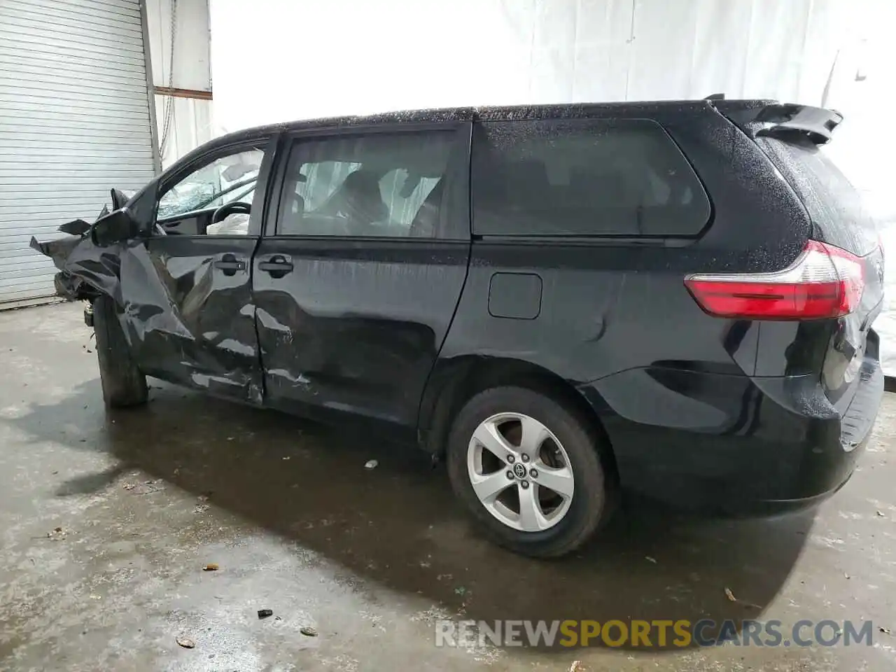 2 Photograph of a damaged car 5TDZZ3DC6LS083079 TOYOTA SIENNA 2020