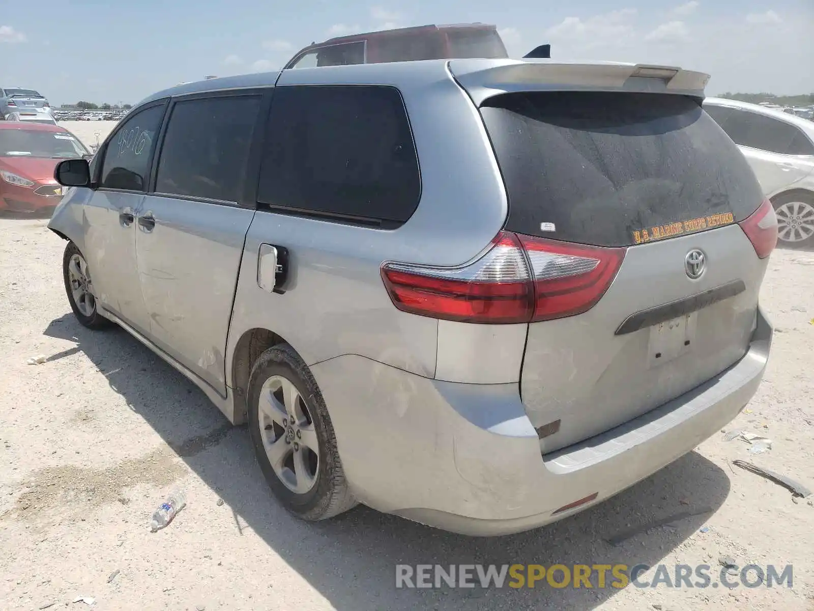 3 Photograph of a damaged car 5TDZZ3DC7LS021111 TOYOTA SIENNA 2020