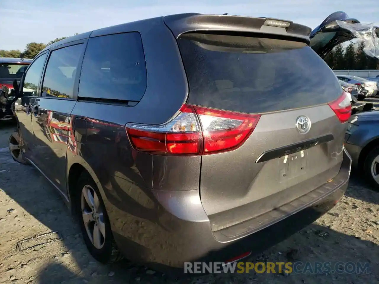 3 Photograph of a damaged car 5TDZZ3DC7LS023649 TOYOTA SIENNA 2020