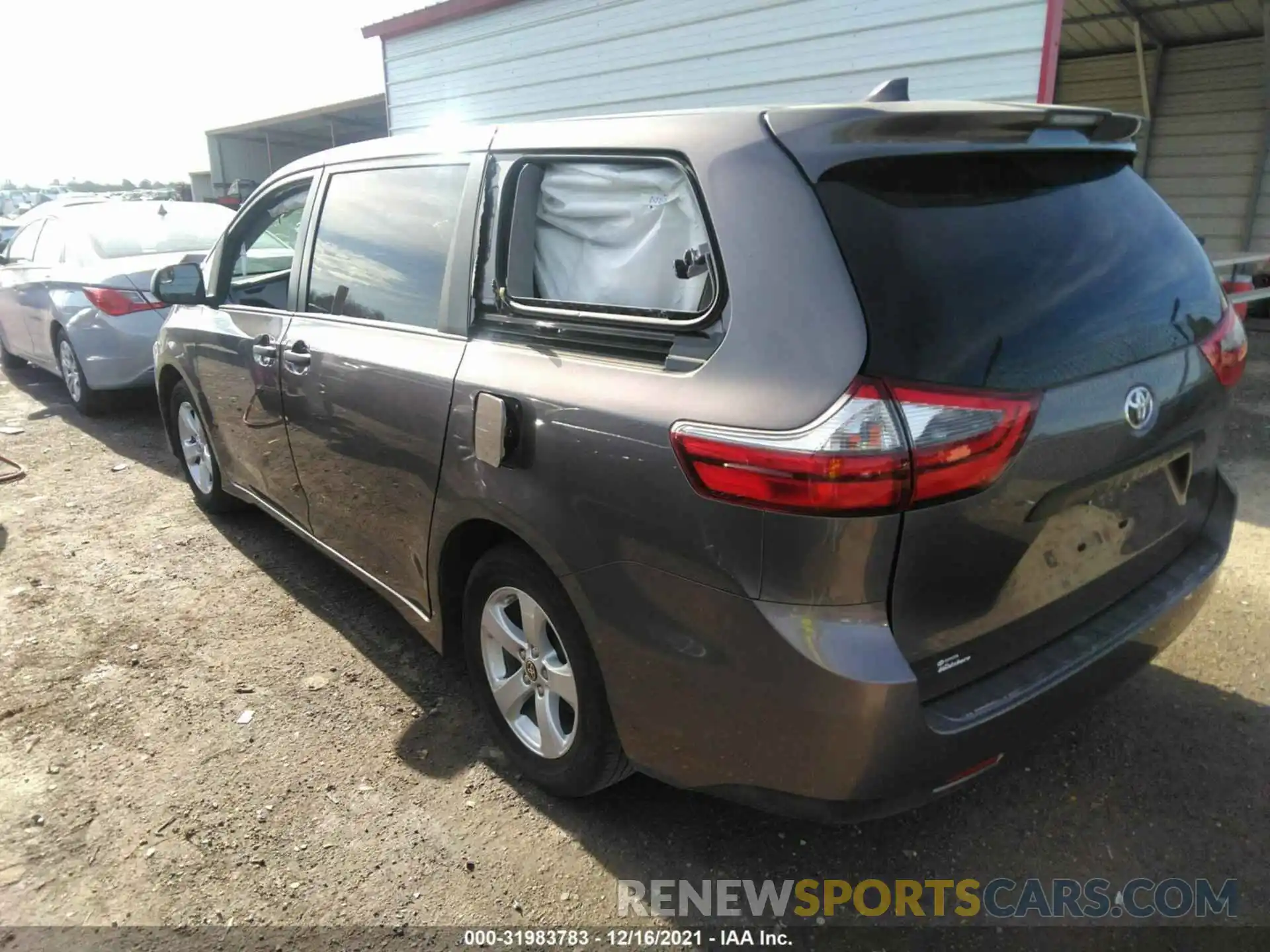 3 Фотография поврежденного автомобиля 5TDZZ3DC7LS057655 TOYOTA SIENNA 2020