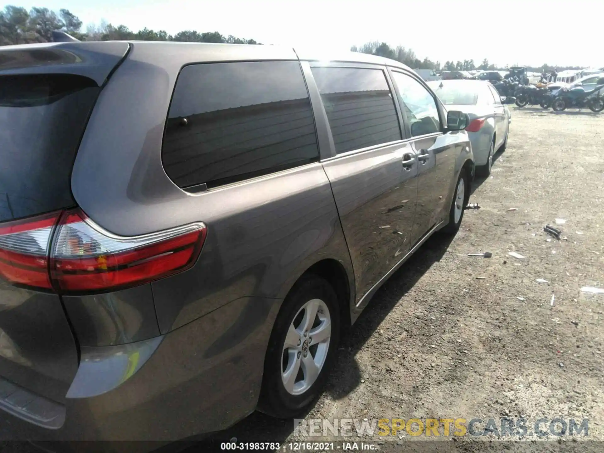 4 Фотография поврежденного автомобиля 5TDZZ3DC7LS057655 TOYOTA SIENNA 2020