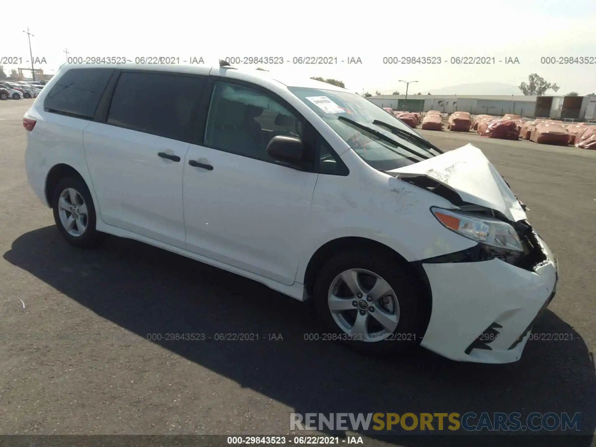 1 Photograph of a damaged car 5TDZZ3DC7LS061530 TOYOTA SIENNA 2020