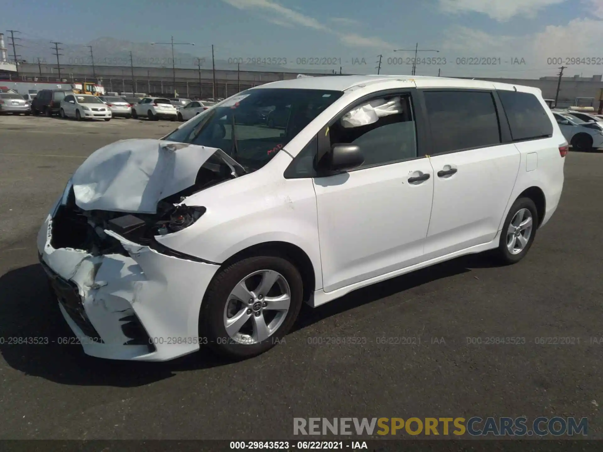 2 Фотография поврежденного автомобиля 5TDZZ3DC7LS061530 TOYOTA SIENNA 2020