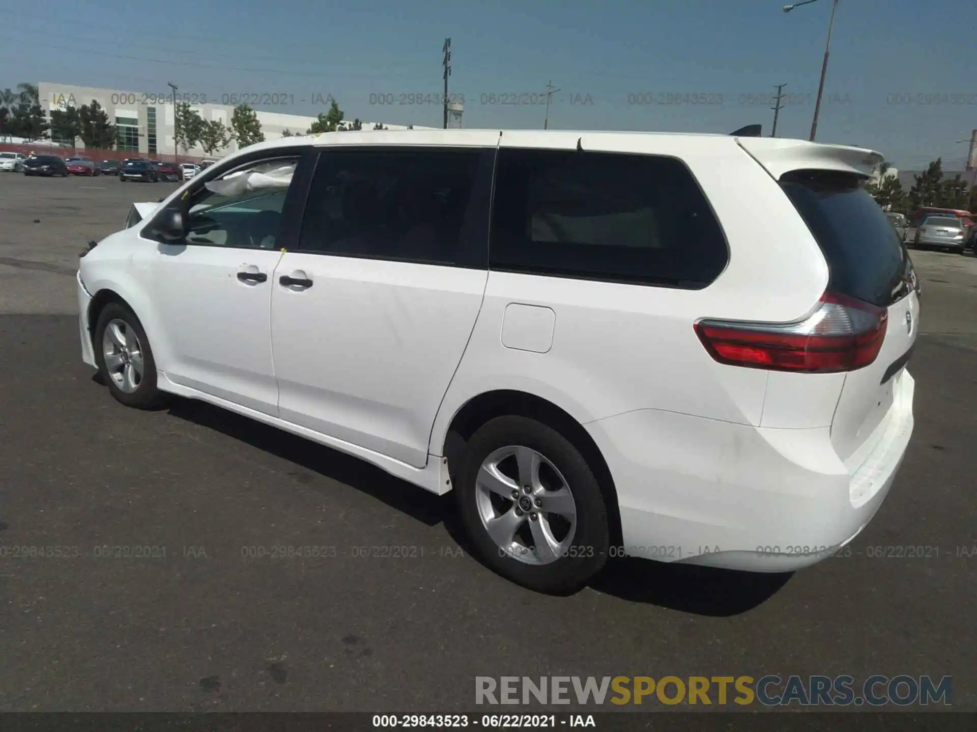 3 Photograph of a damaged car 5TDZZ3DC7LS061530 TOYOTA SIENNA 2020