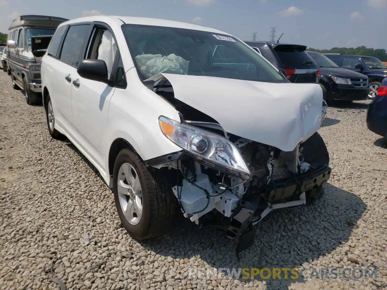 1 Photograph of a damaged car 5TDZZ3DC7LS068736 TOYOTA SIENNA 2020