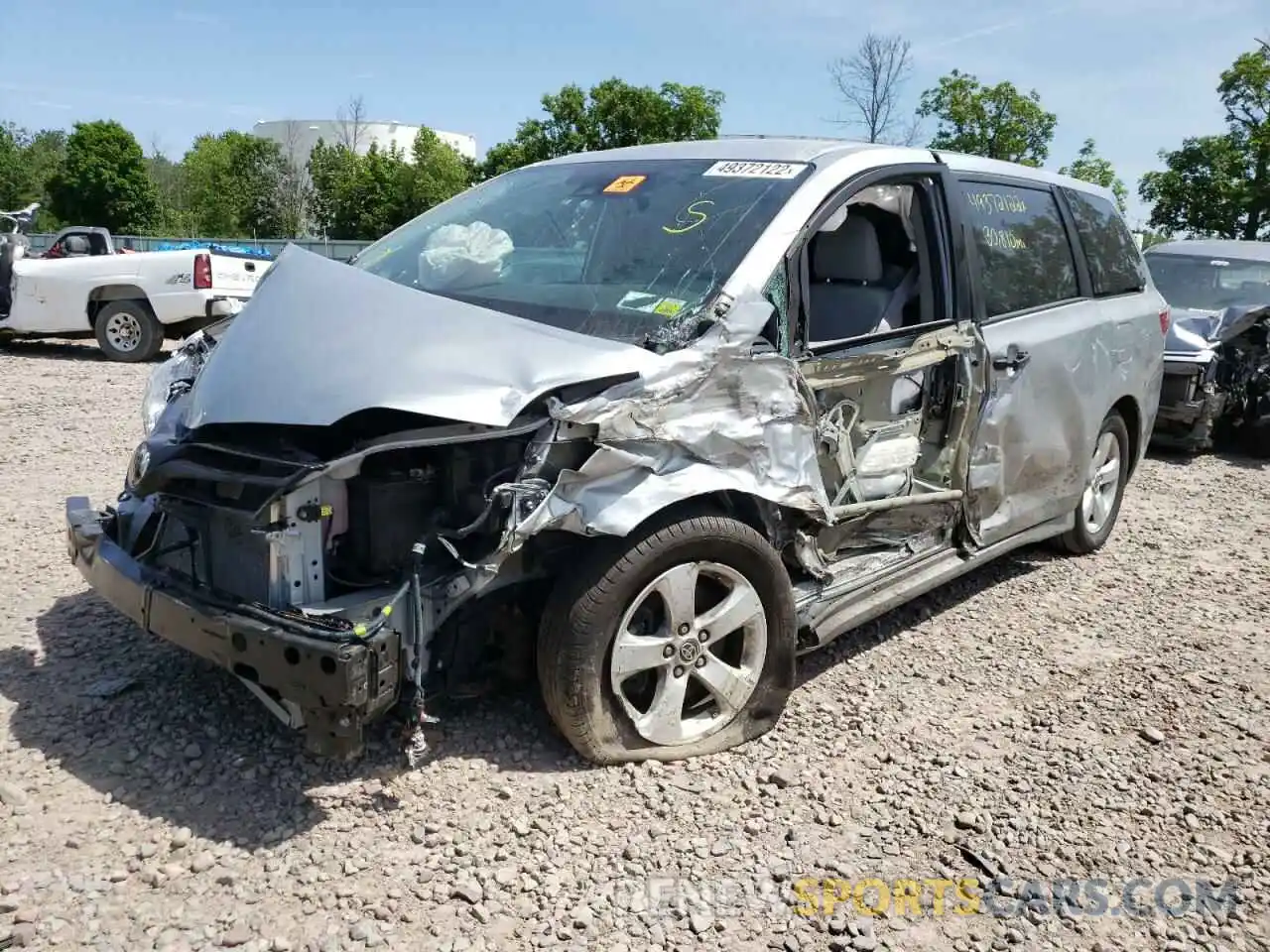 2 Photograph of a damaged car 5TDZZ3DC7LS069434 TOYOTA SIENNA 2020