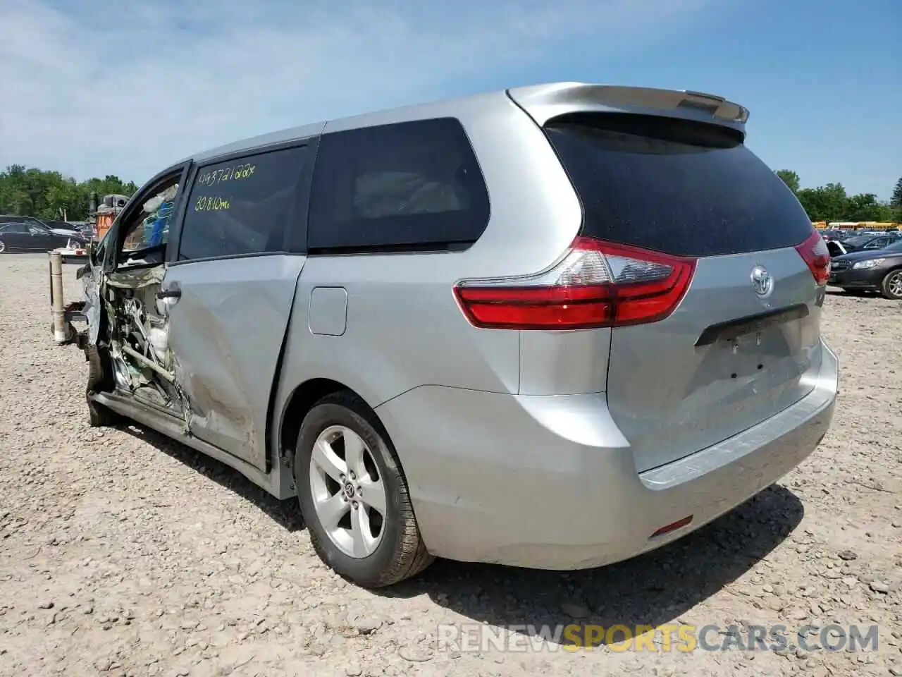 3 Photograph of a damaged car 5TDZZ3DC7LS069434 TOYOTA SIENNA 2020