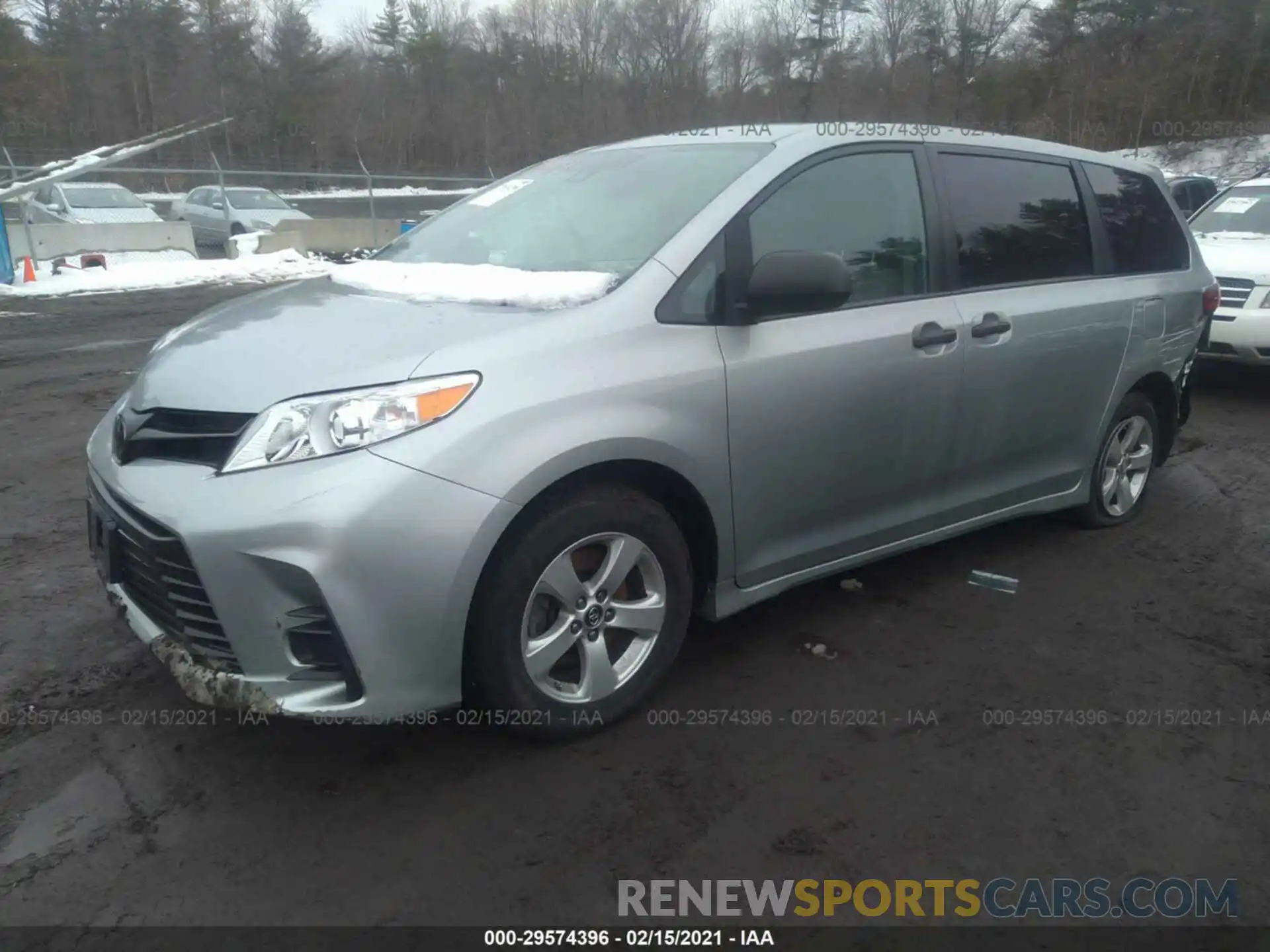 2 Photograph of a damaged car 5TDZZ3DC8LS021828 TOYOTA SIENNA 2020