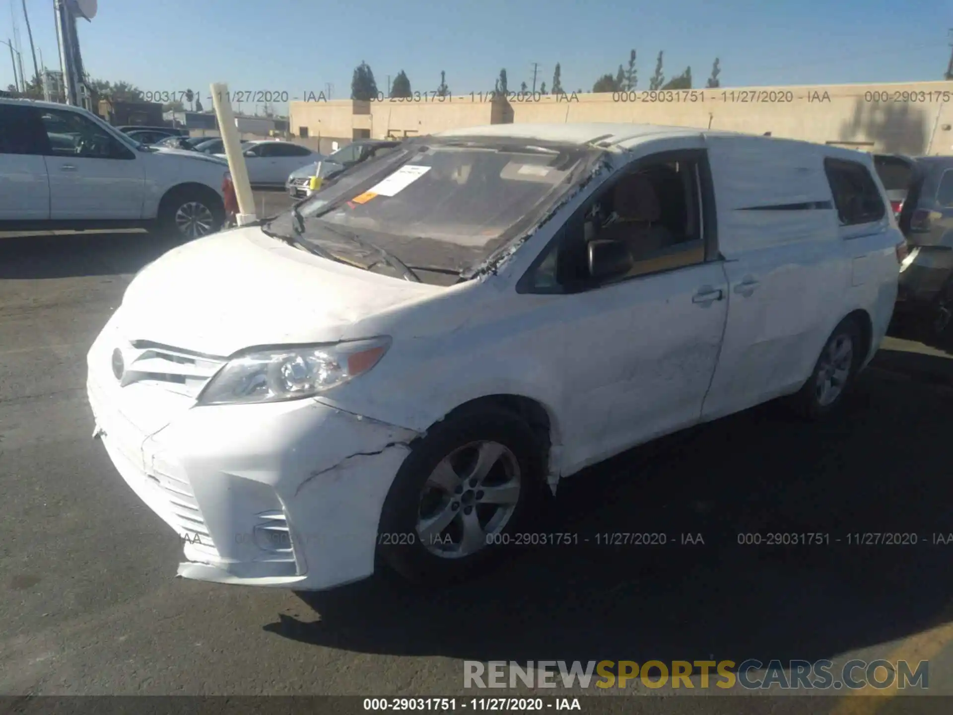 2 Photograph of a damaged car 5TDZZ3DC8LS025426 TOYOTA SIENNA 2020