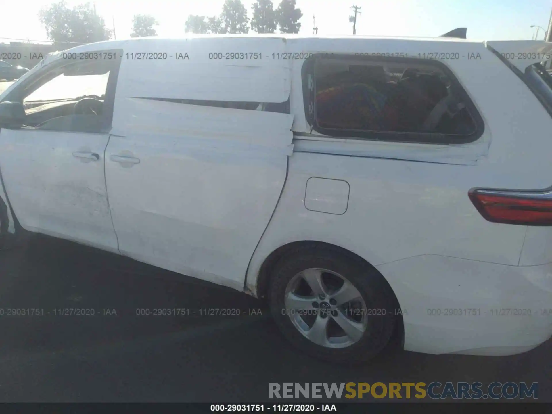 6 Photograph of a damaged car 5TDZZ3DC8LS025426 TOYOTA SIENNA 2020