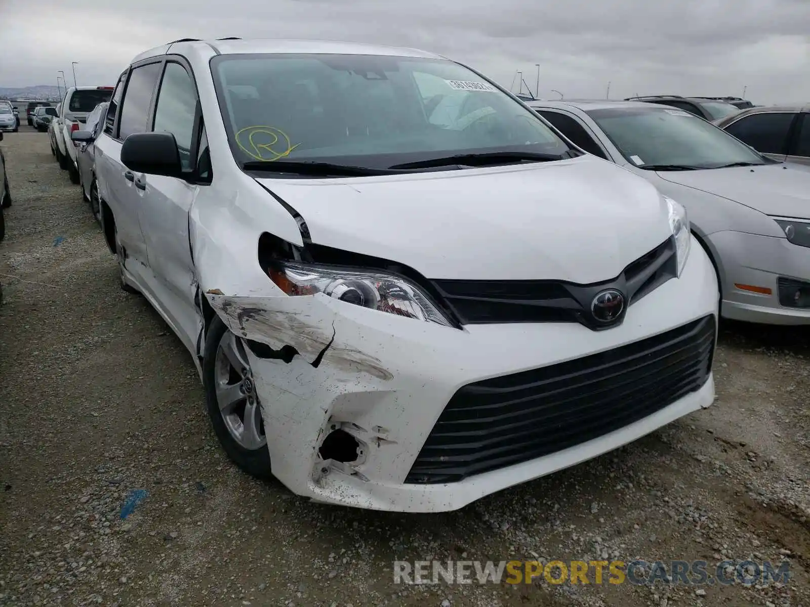 1 Photograph of a damaged car 5TDZZ3DC8LS032358 TOYOTA SIENNA 2020