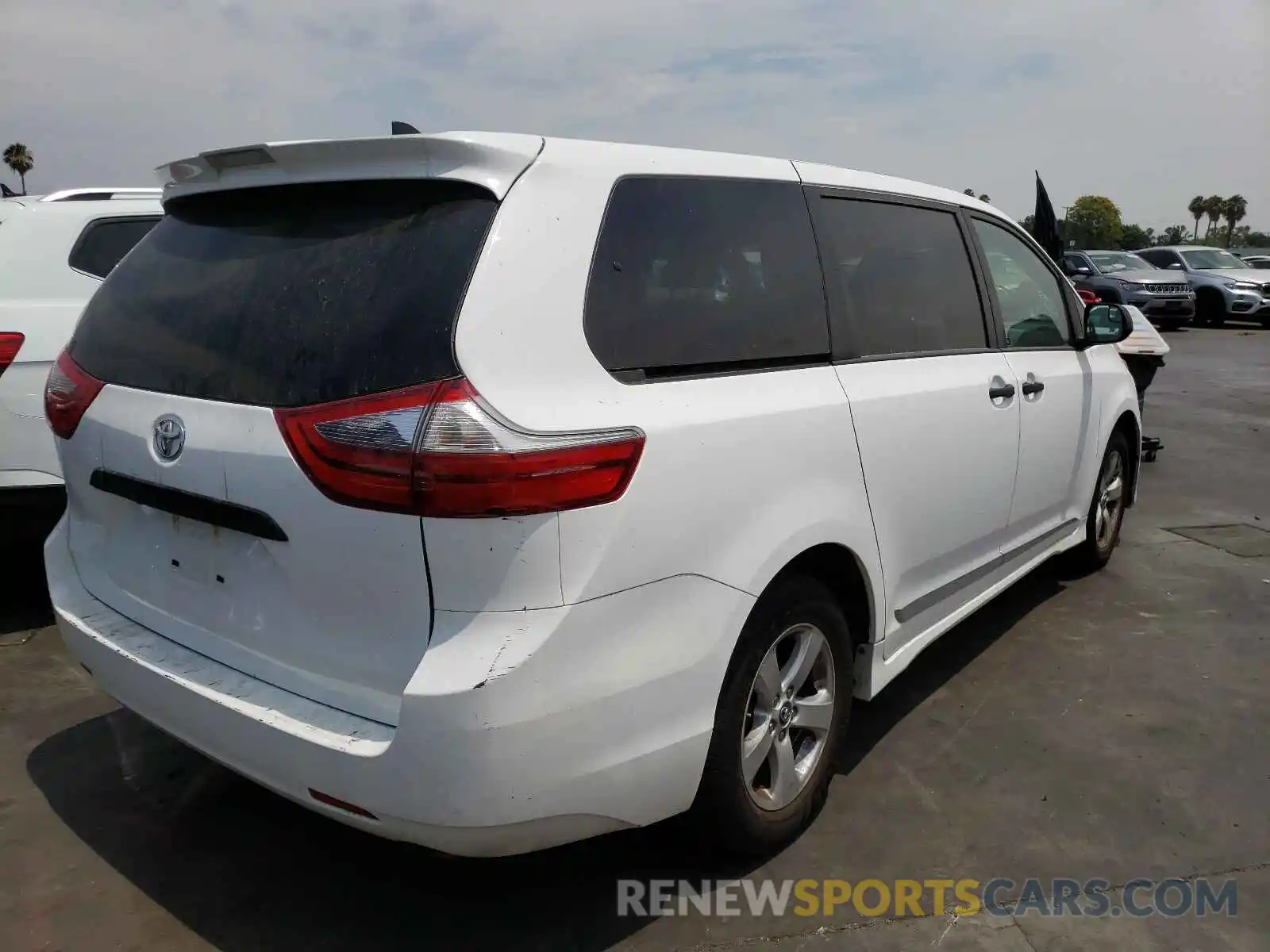 4 Фотография поврежденного автомобиля 5TDZZ3DC8LS042131 TOYOTA SIENNA 2020