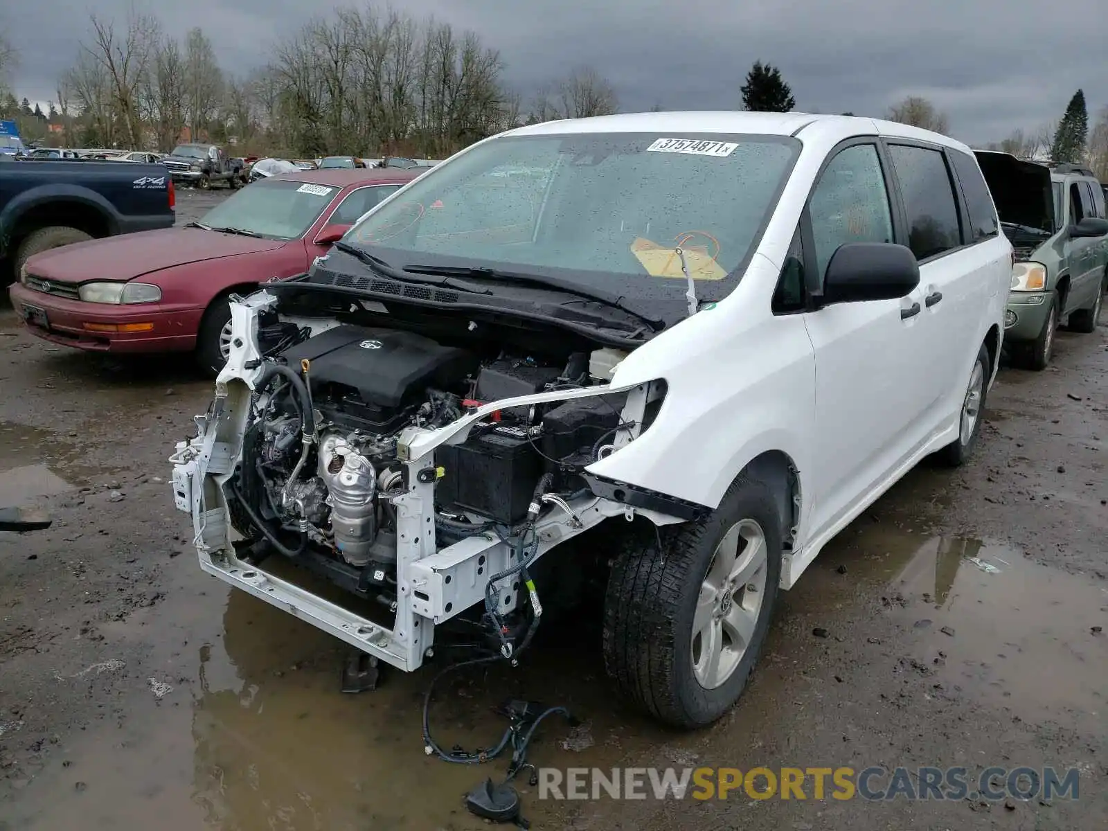 2 Photograph of a damaged car 5TDZZ3DC8LS077073 TOYOTA SIENNA 2020