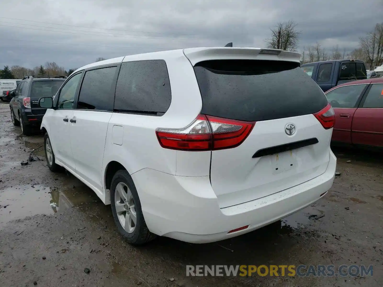 3 Photograph of a damaged car 5TDZZ3DC8LS077073 TOYOTA SIENNA 2020