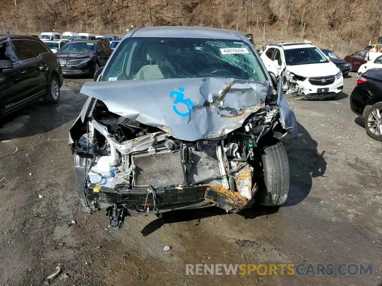 5 Photograph of a damaged car 5TDZZ3DC9LS033826 TOYOTA SIENNA 2020