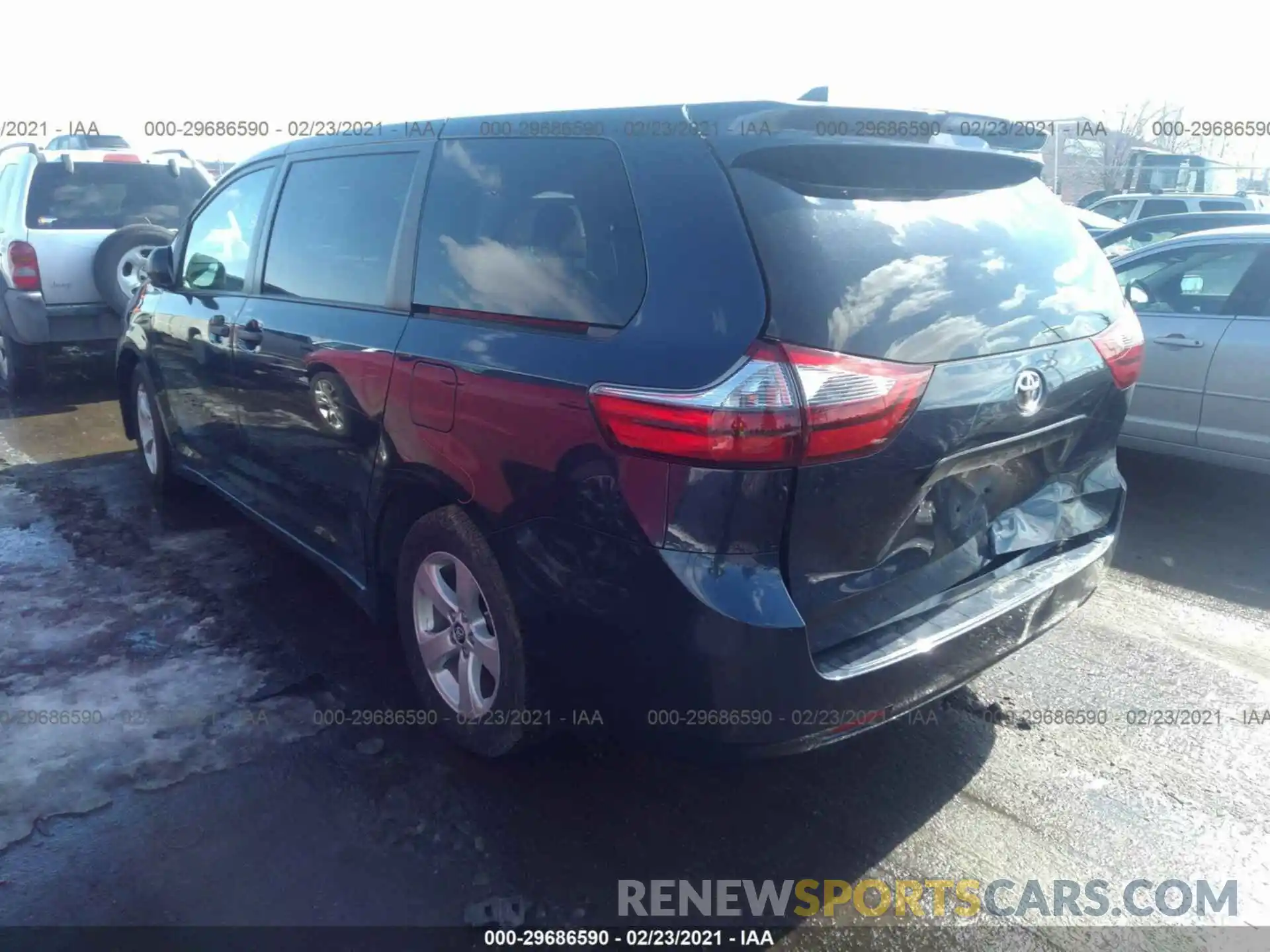 3 Photograph of a damaged car 5TDZZ3DC9LS038427 TOYOTA SIENNA 2020