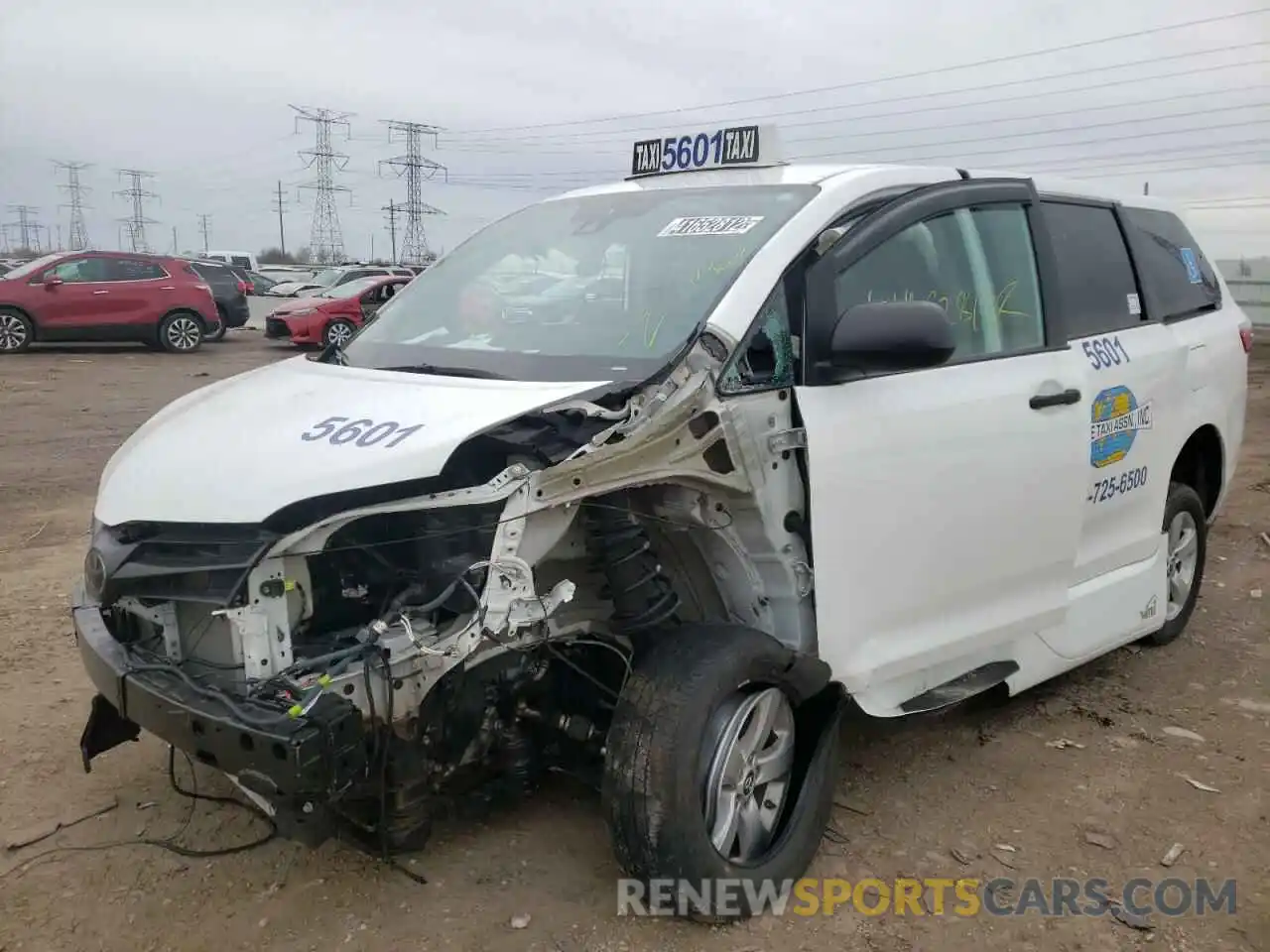 2 Photograph of a damaged car 5TDZZ3DC9LS047399 TOYOTA SIENNA 2020