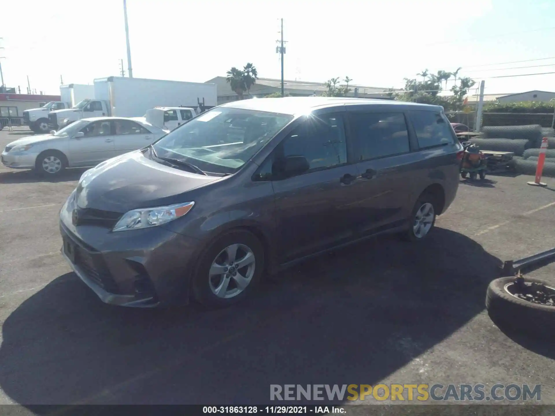 2 Photograph of a damaged car 5TDZZ3DC9LS053445 TOYOTA SIENNA 2020