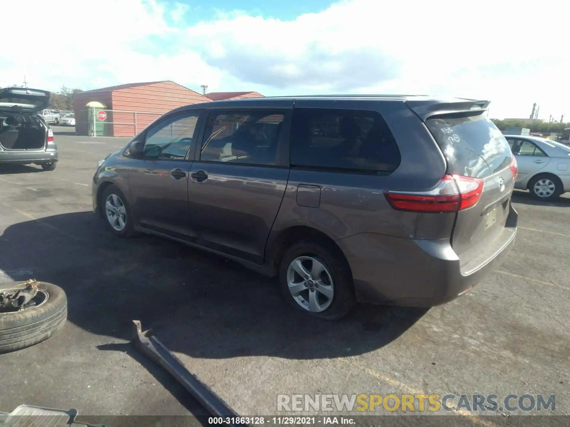 3 Photograph of a damaged car 5TDZZ3DC9LS053445 TOYOTA SIENNA 2020