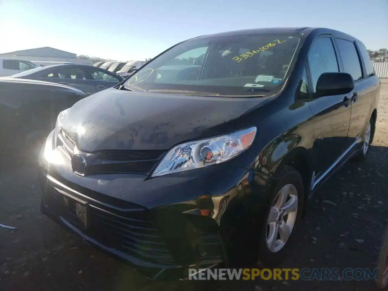 2 Photograph of a damaged car 5TDZZ3DC9LS075963 TOYOTA SIENNA 2020