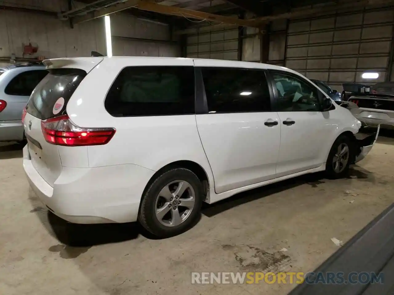 3 Photograph of a damaged car 5TDZZ3DC9LS077874 TOYOTA SIENNA 2020