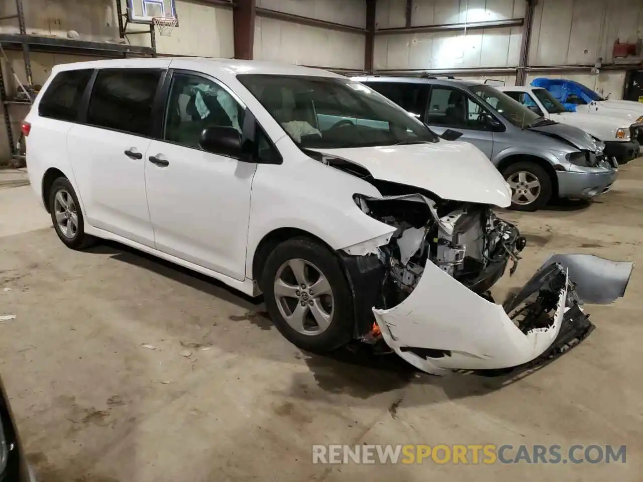 4 Photograph of a damaged car 5TDZZ3DC9LS077874 TOYOTA SIENNA 2020