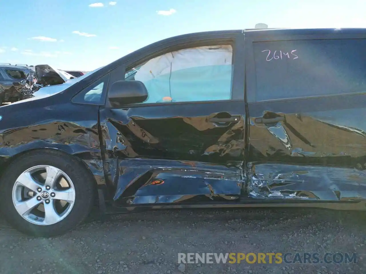 9 Photograph of a damaged car 5TDZZ3DC9LS080645 TOYOTA SIENNA 2020