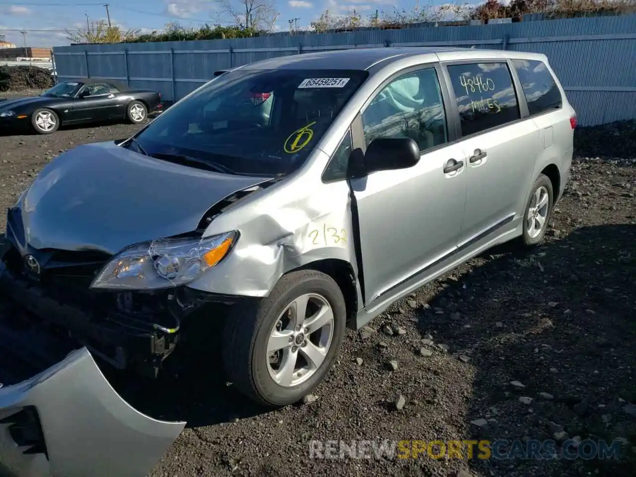 2 Photograph of a damaged car 5TDZZ3DC9LS086221 TOYOTA SIENNA 2020