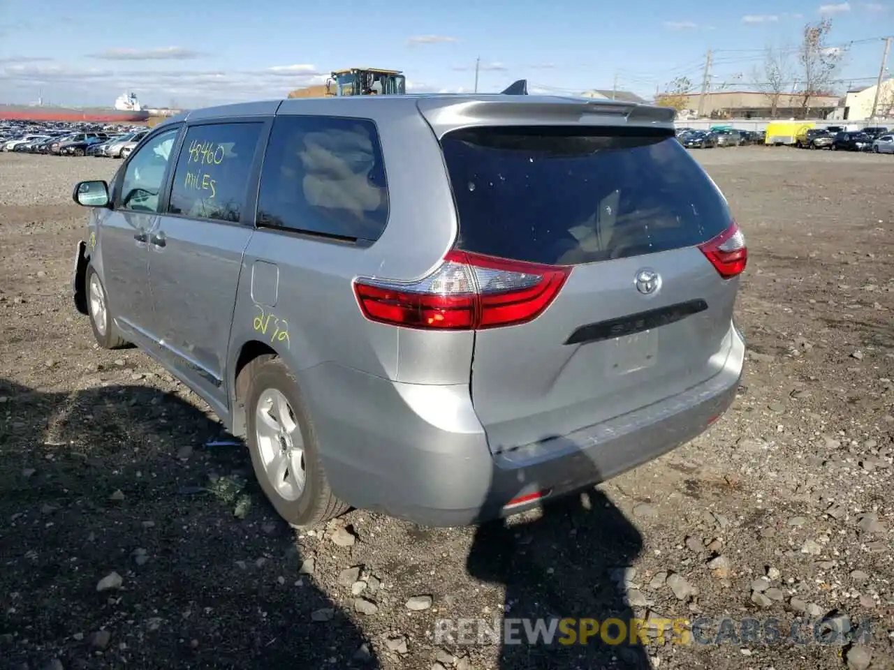 3 Photograph of a damaged car 5TDZZ3DC9LS086221 TOYOTA SIENNA 2020